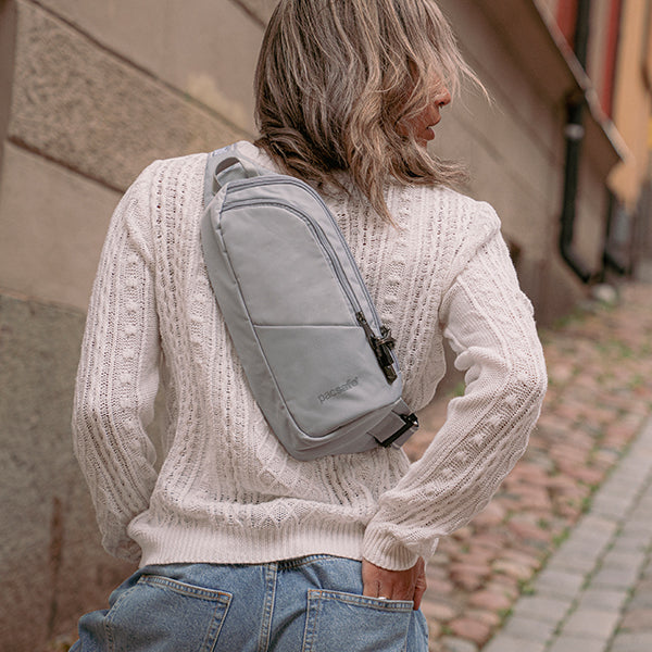 パックセーフ V アクションスリング – aandfonlinestore