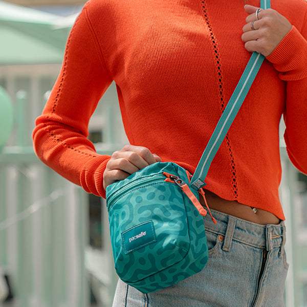 パックセーフ GO マイクロ クロスボディ