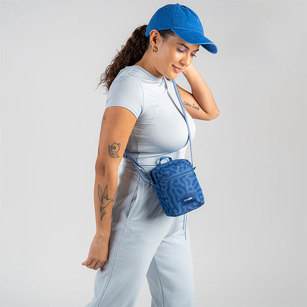 パックセーフ GO マイクロ クロスボディ