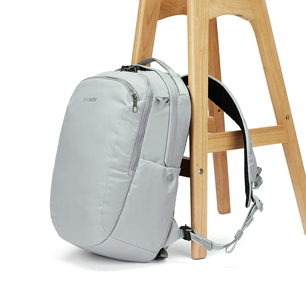 パックセーフ V26 ツアーバックパック