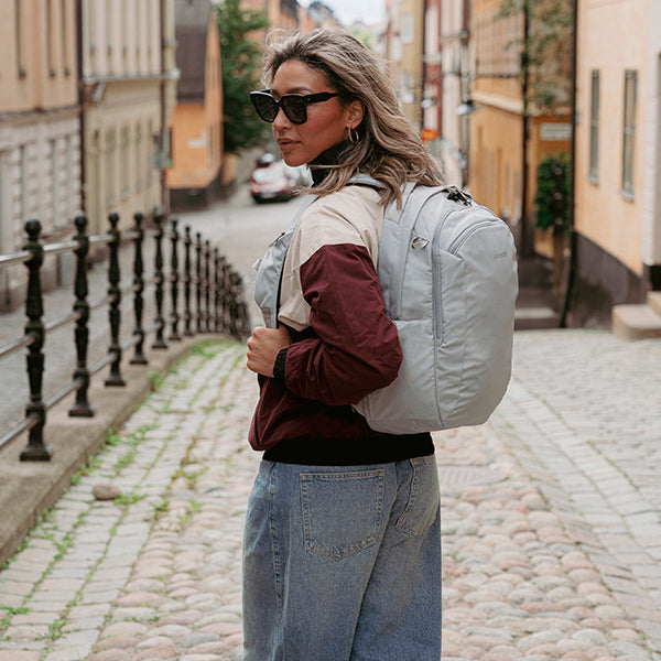 パックセーフ V26 ツアーバックパック