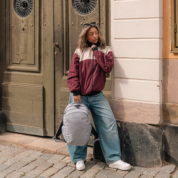 パックセーフ V26 ツアーバックパック