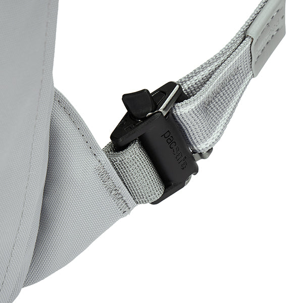 パックセーフ V26 ツアーバックパック