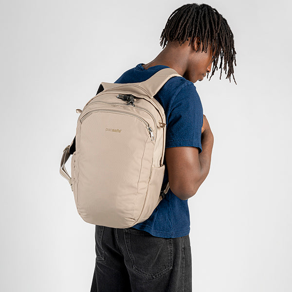 パックセーフ V26 ツアーバックパック