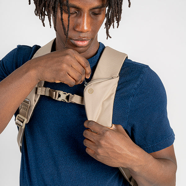 パックセーフ V26 ツアーバックパック