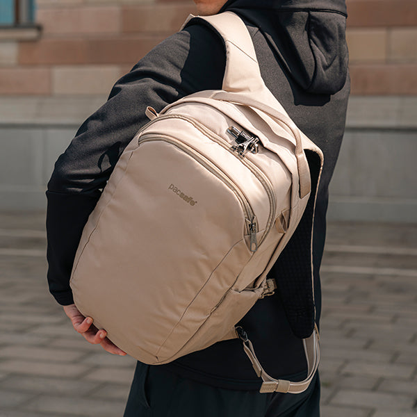 パックセーフ V26 ツアーバックパック