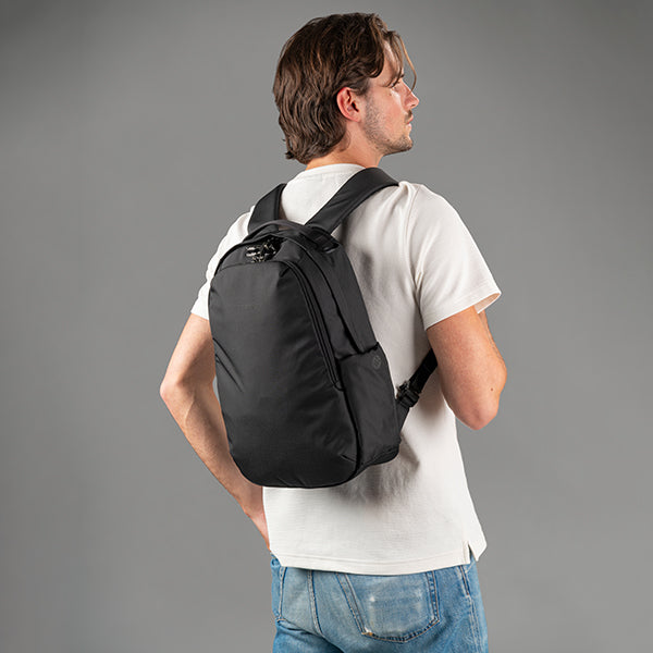 パックセーフ V16 バックパック