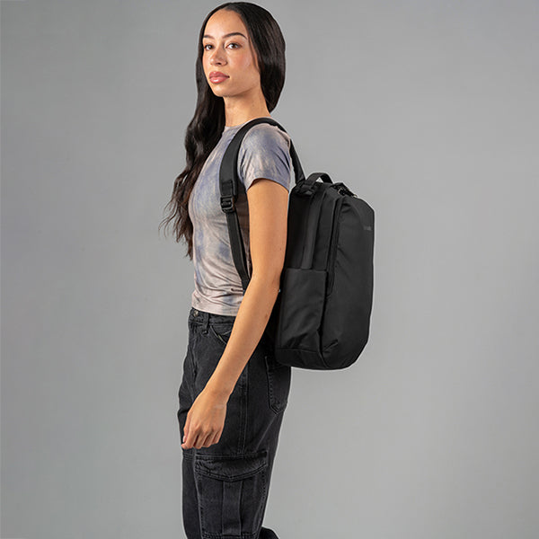 パックセーフ V16 バックパック