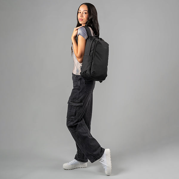 パックセーフ V16 バックパック