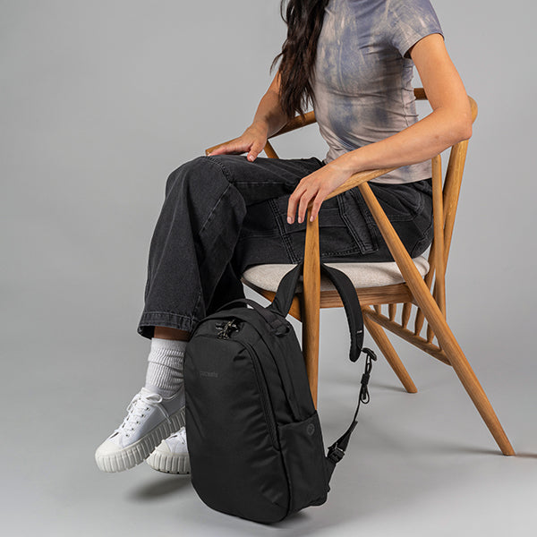 パックセーフ V16 バックパック