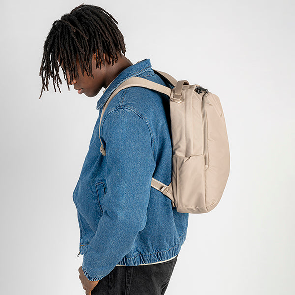 パックセーフ V16 バックパック