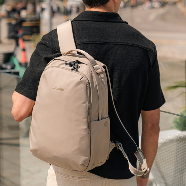 パックセーフ V16 バックパック