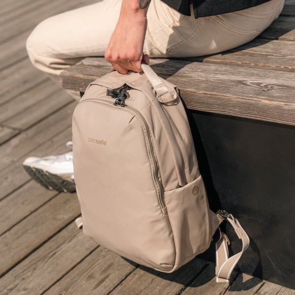 パックセーフ V16 バックパック