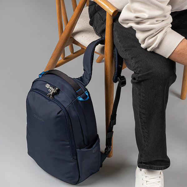 パックセーフ V16 バックパック