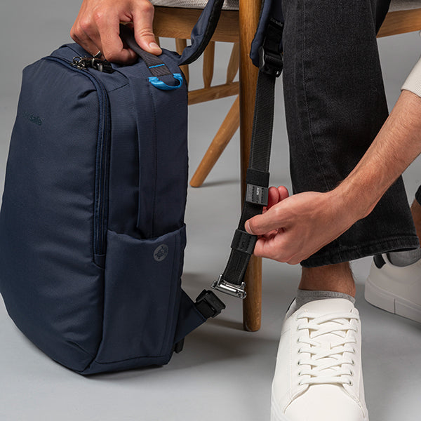 パックセーフ V16 バックパック