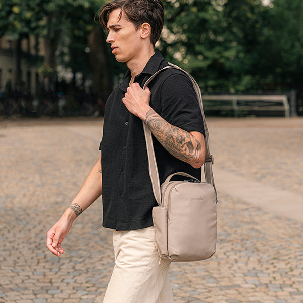 パックセーフ Vツアー クロスボディ