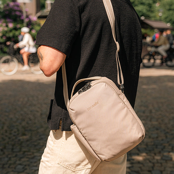 パックセーフ Vツアー クロスボディ