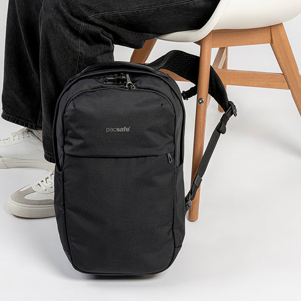 パックセーフ V20 シティバックパック