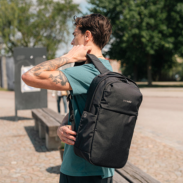 パックセーフ V20 シティバックパック