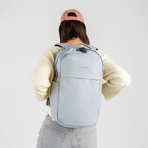 パックセーフ V20 シティバックパック