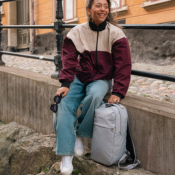 パックセーフ V20 シティバックパック