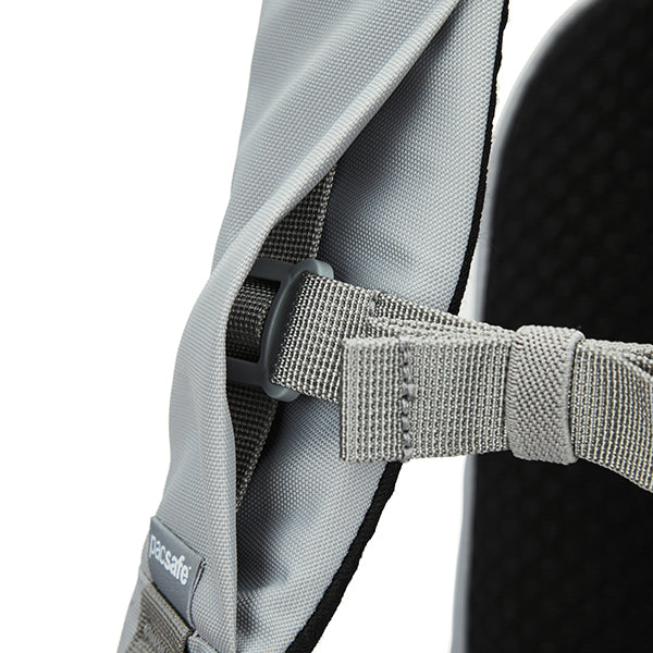 パックセーフ V20 シティバックパック