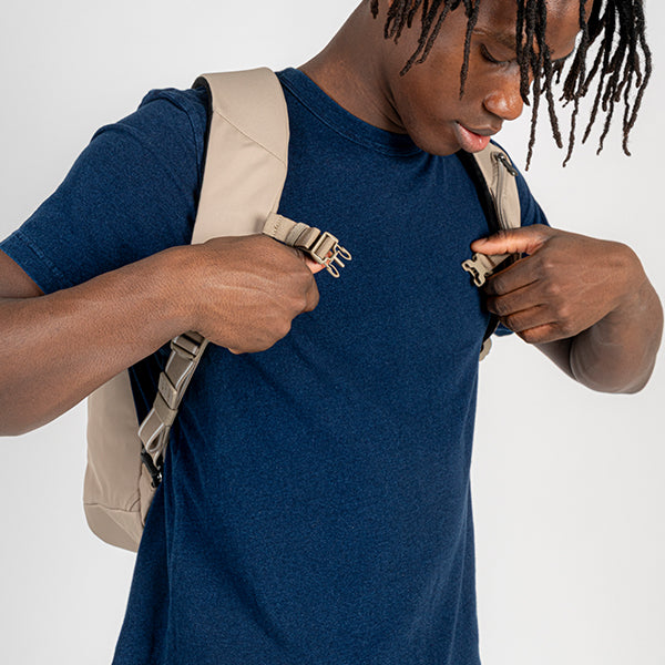 パックセーフ V20 シティバックパック