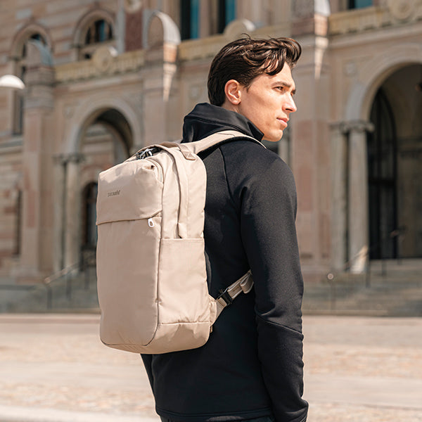 パックセーフ V20 シティバックパック