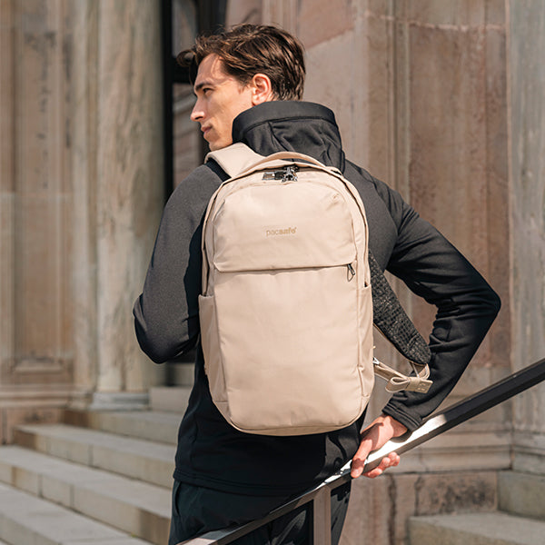 パックセーフ V20 シティバックパック