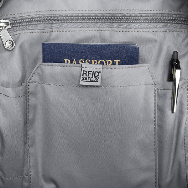 パックセーフ V12 テックバックパック