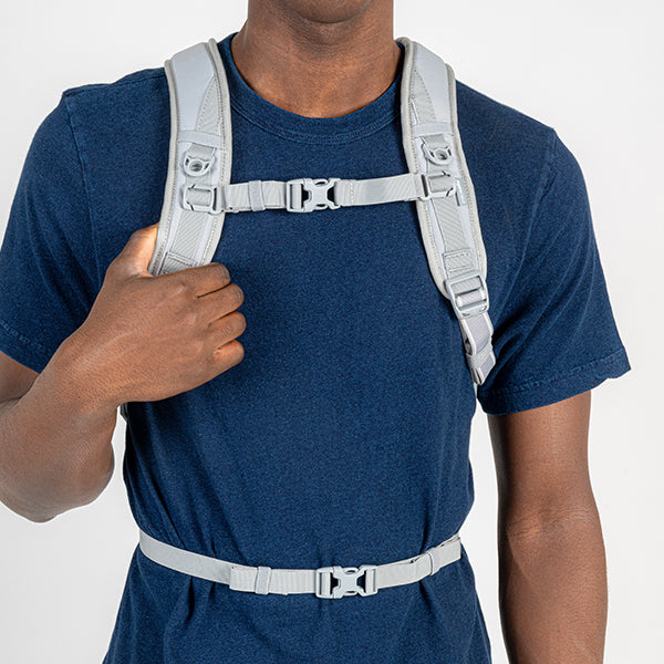 パックセーフ V12 テックバックパック