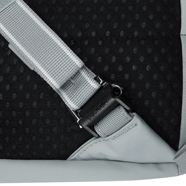 パックセーフ V12 テックバックパック