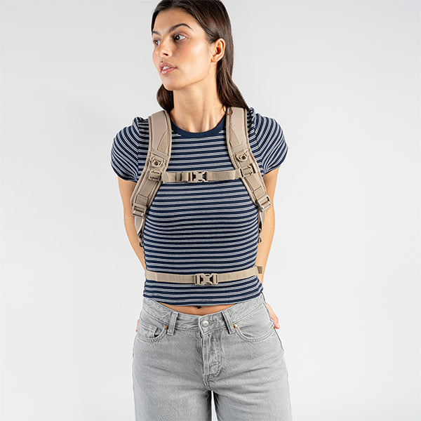 パックセーフ V12 テックバックパック