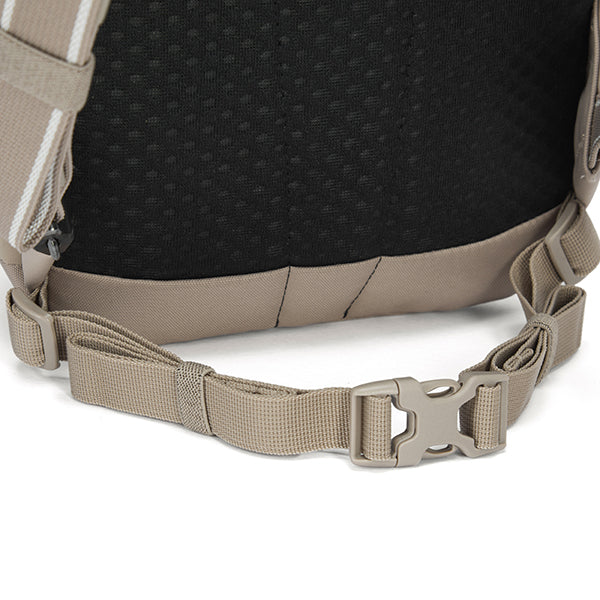 パックセーフ V12 テックバックパック