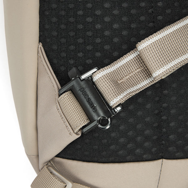 パックセーフ V12 テックバックパック