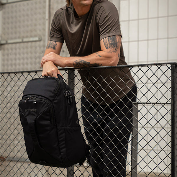 パックセーフ EXP28 バックパック