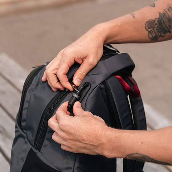 パックセーフ EXP28 バックパック