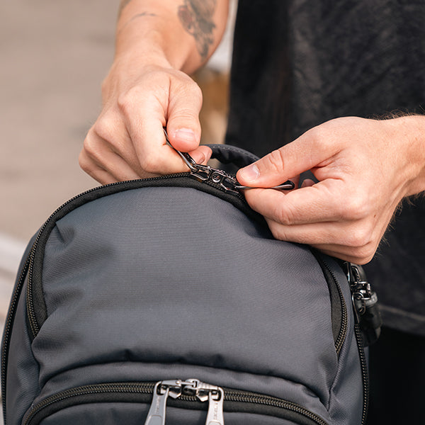 パックセーフ EXP28 バックパック