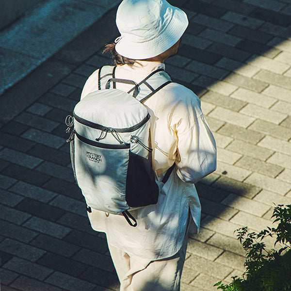 ミステリーランチ インアンドアウト18