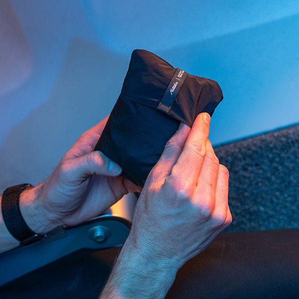 マタドール ブラックアウト トラベルピロー