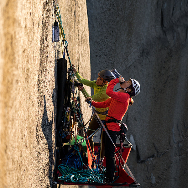 イエティ ヨンダー 750ml ウォーターボトル ウィズ チャグキャップ